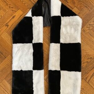 House of Harlow 1960 Elegant Black & White Faux Fur Shaw. NWOT
